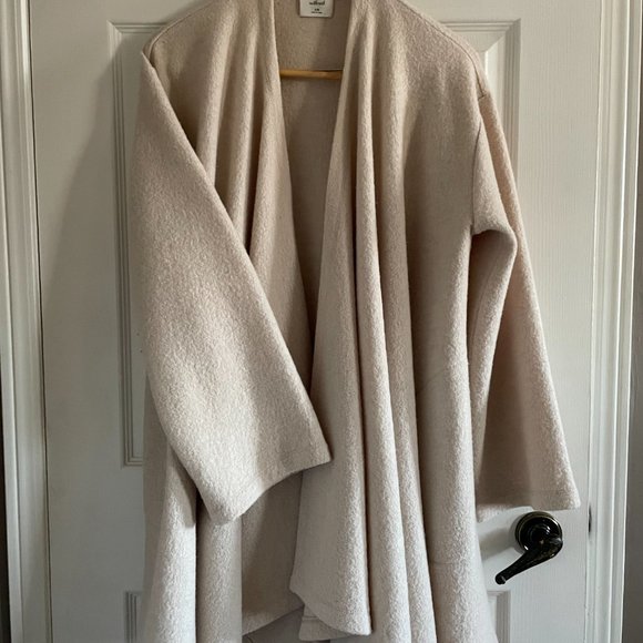 Beautiful Wilfred Merino Wool Swing Coat - Picture 6 of 9